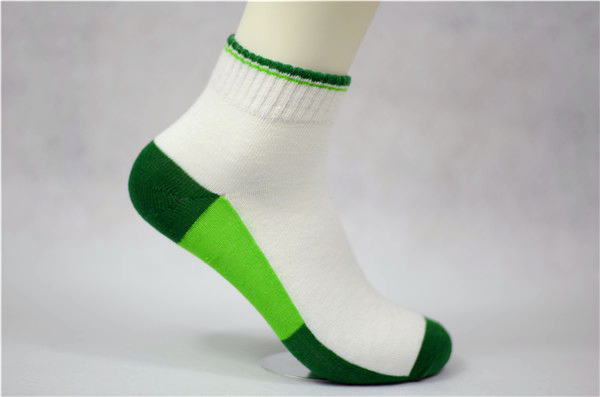 Adults Sweatproof Skid Proof Socks , Quick Dry Non Slip Ankle Socks With OEM Service